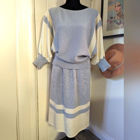 Vivanti Neiman Marcus Dresses & Skirts - Vintage Vivanti Neiman Marcus Skirt Sweater Set sz 6